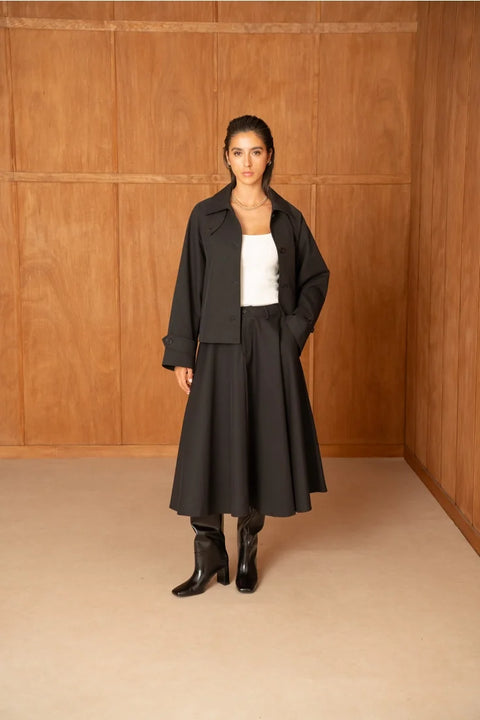 Utility Short Jacket with Lapels That Can Be Turned Up Into A Stand-Up Collar