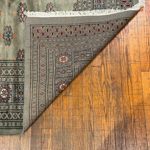 Hand-Knotted Pakistani Bokhara Rug – 100% Wool, 4' 6" x 6' 6"