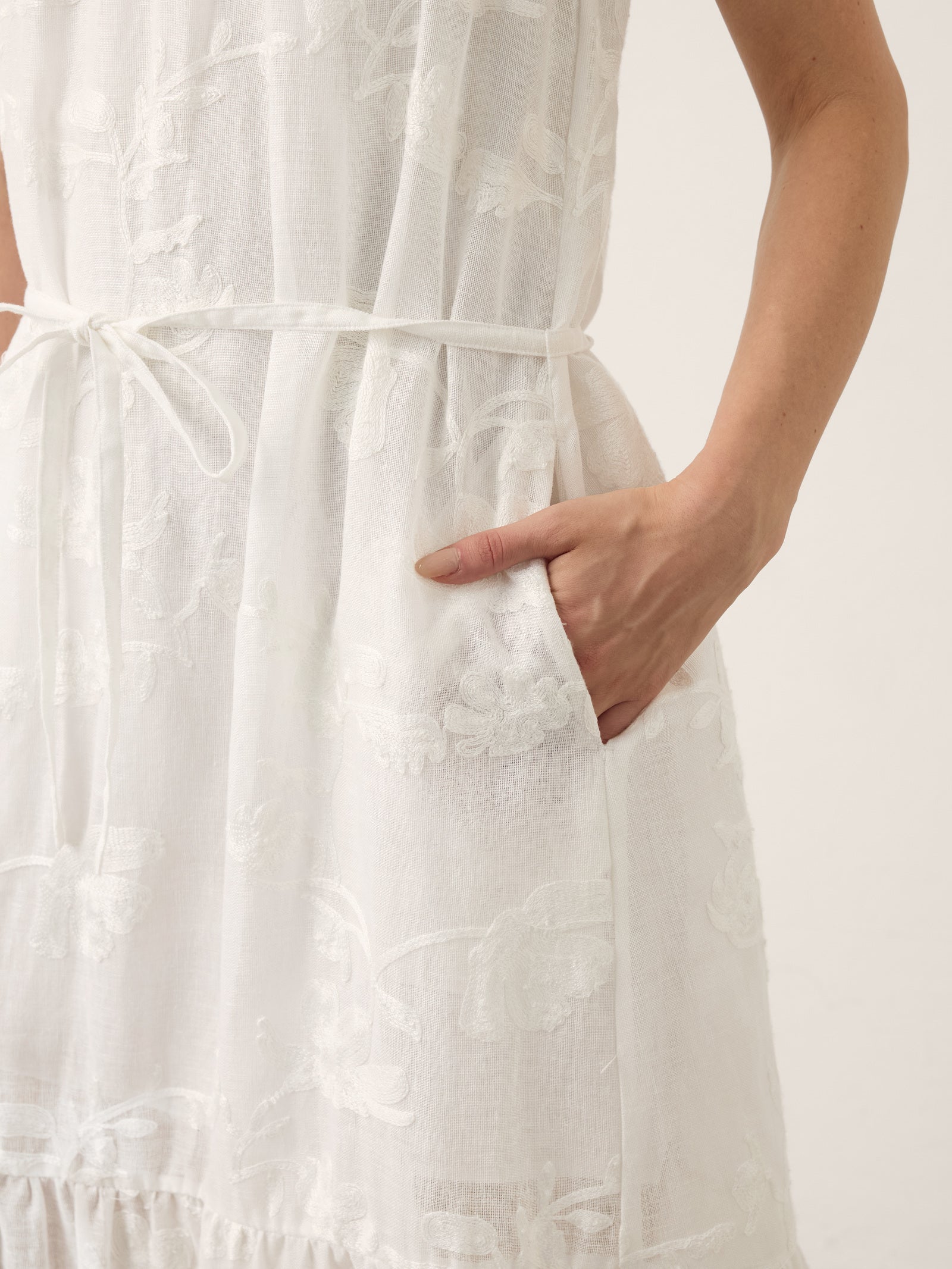 100% Linen Floral Applique Tie-Back Maxi Dress Set with Slip GENEVRA