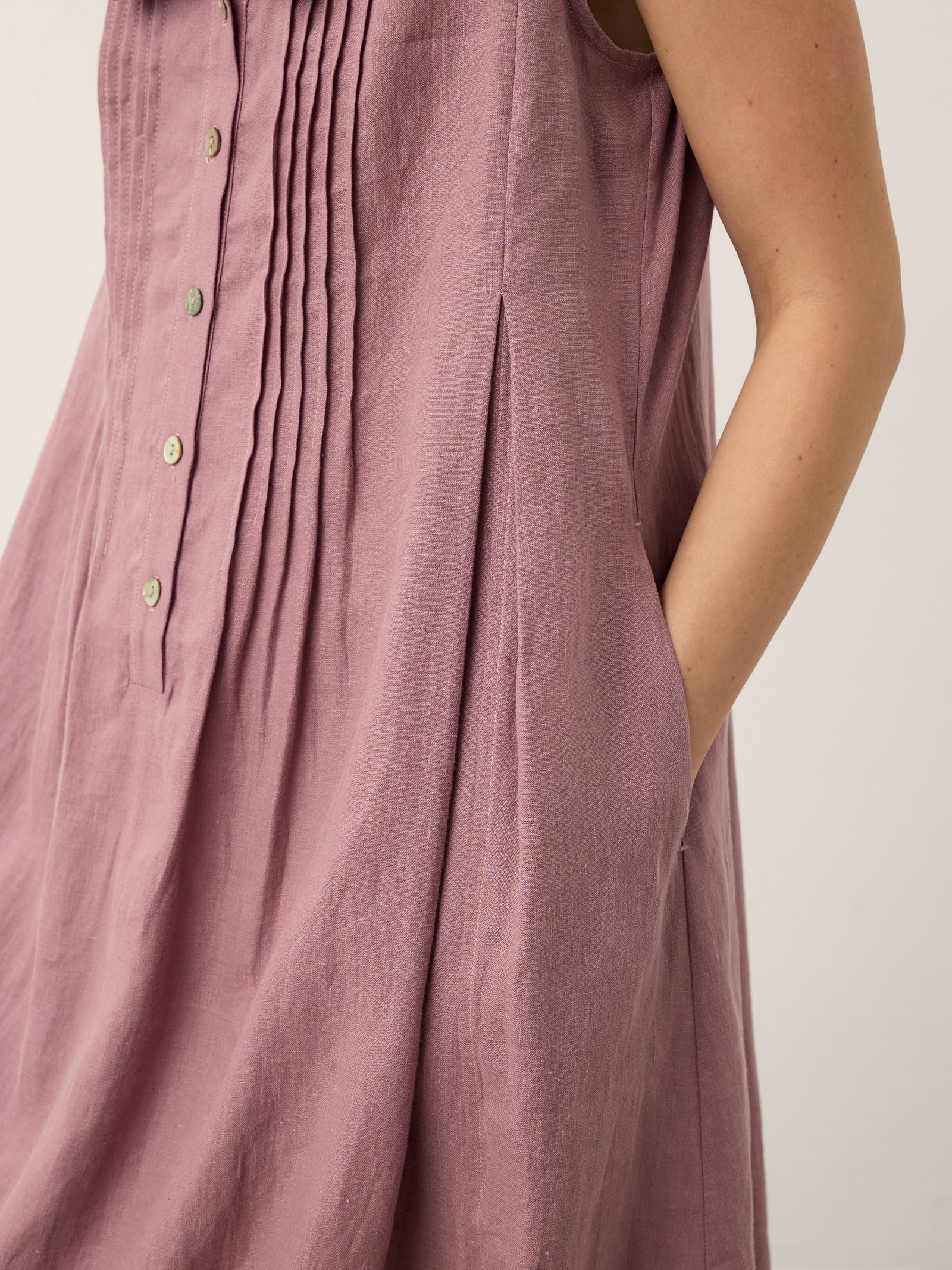 100% Linen Peter Pan Collar Pintuck Midi Dress