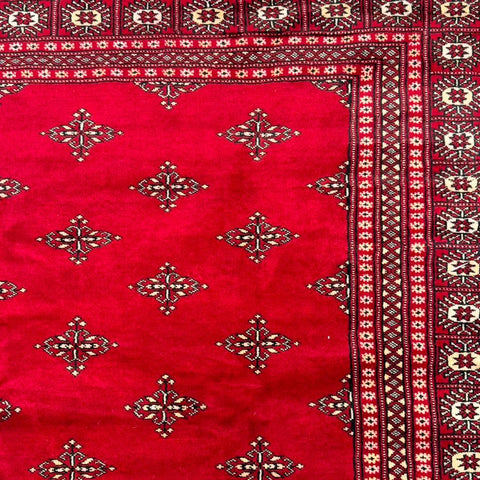 Hand-Knotted Pakistani Bokhara Rug – 100% Wool, size 8'2" x 9'7"