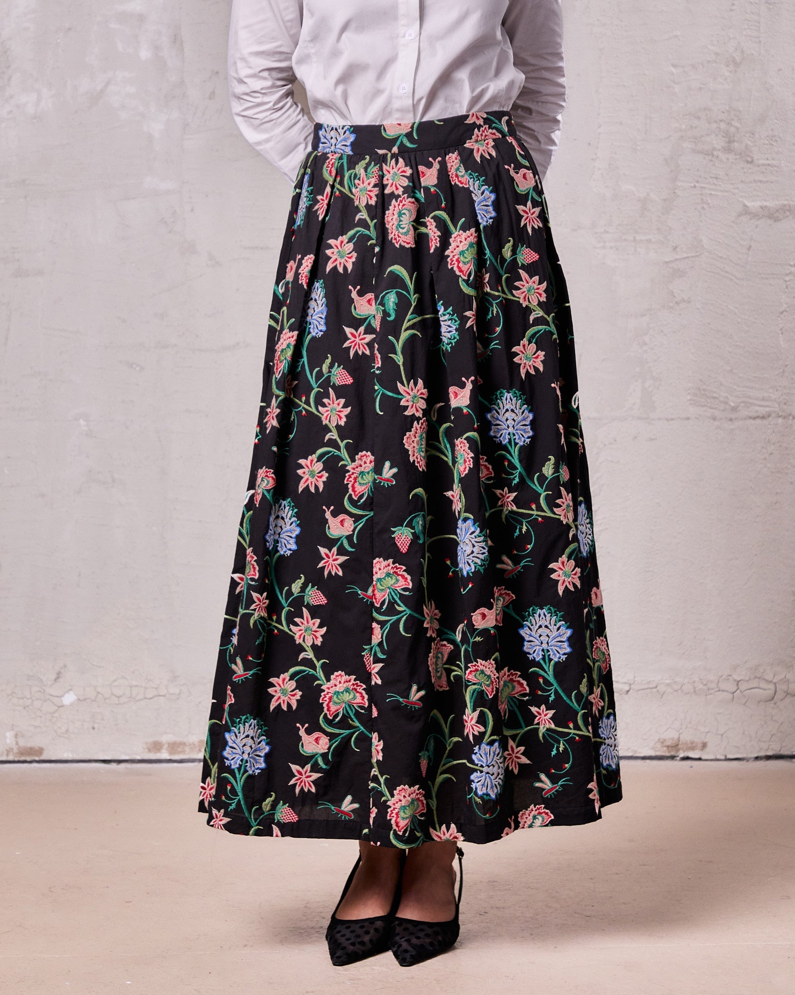 Embroidered Waisted Skirt-Black-1