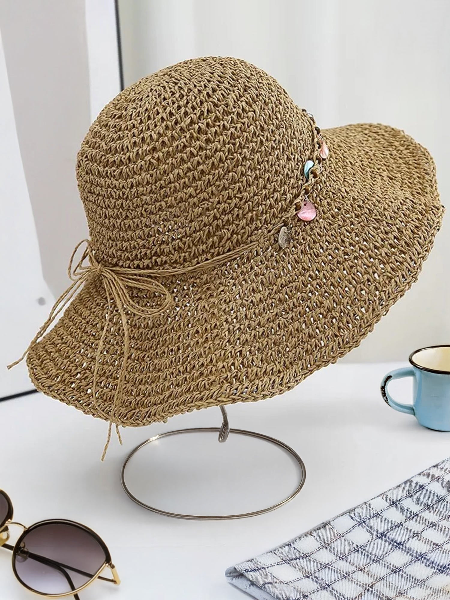 Foldable Wide Brim Straw Hat with Shell Decor