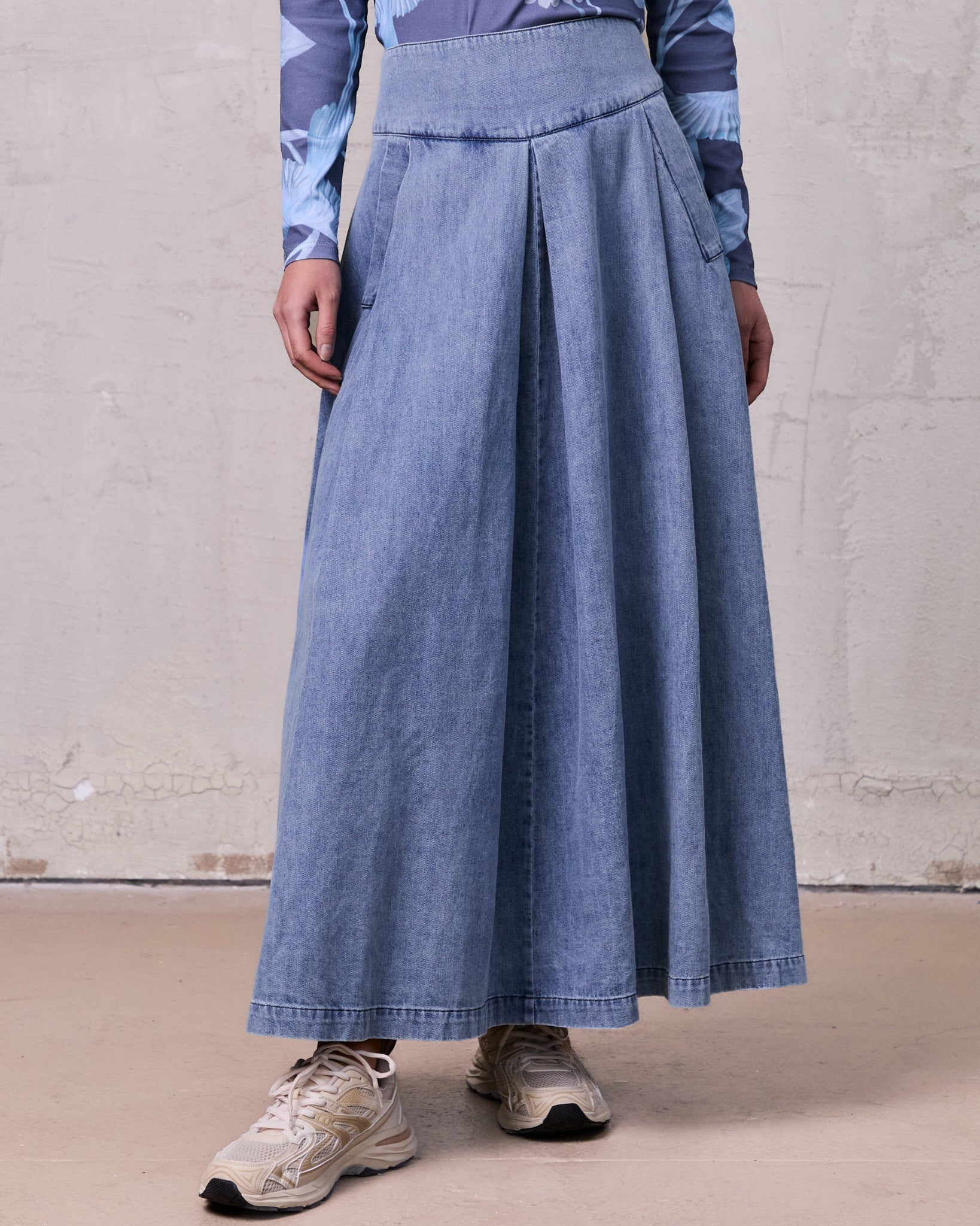 Inverted Yoke Pleat Skirt-Light Blue-1