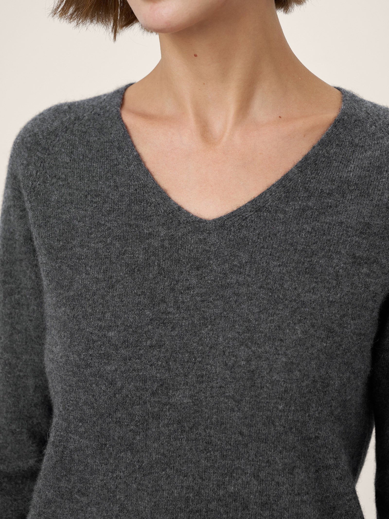 Premium Cashmere Blend Hand-Finished Seamless V-Neck Sweater SURI