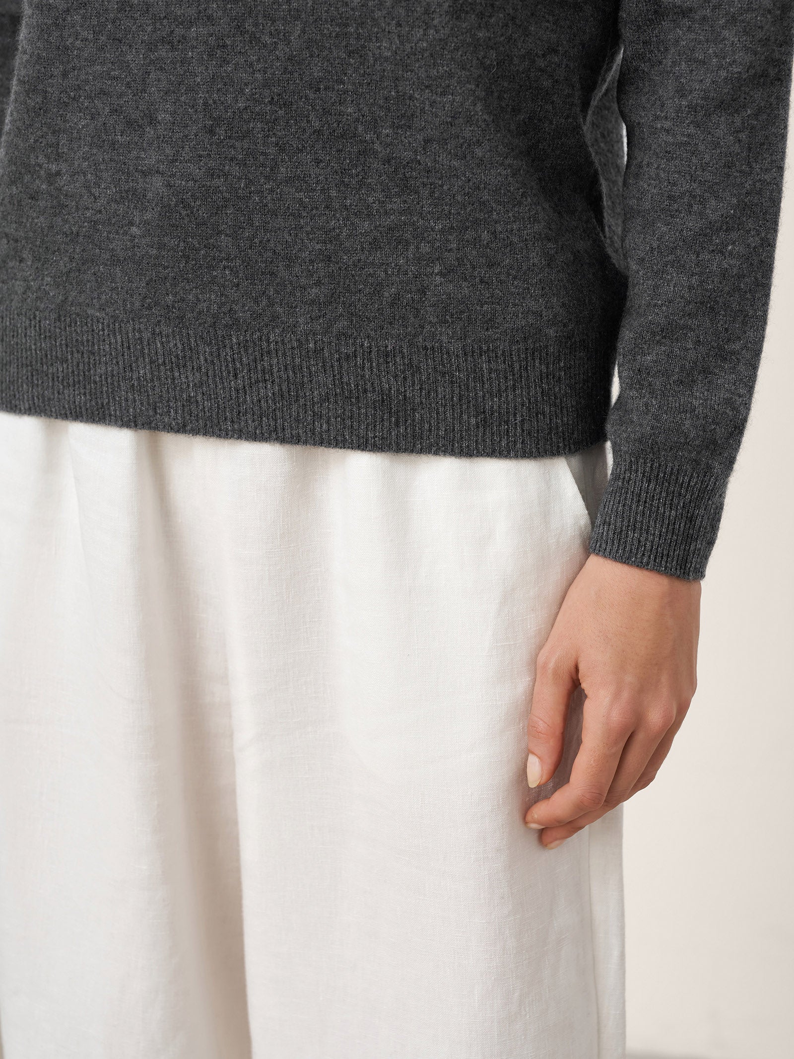 Premium Cashmere Blend Hand-Finished Seamless V-Neck Sweater SURI
