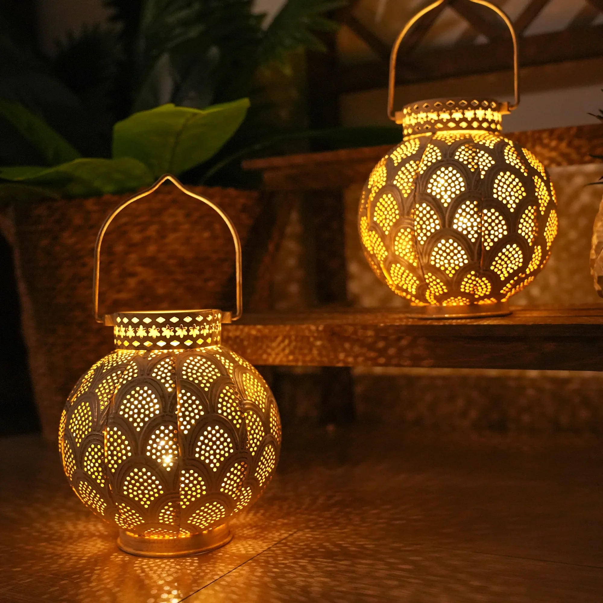 7'' High Battery Powered Cordless Lamp Moroccan Style Metal Table Lamp