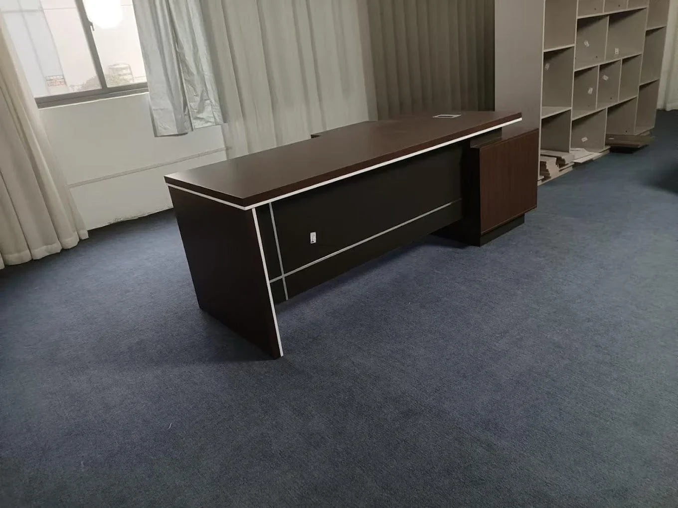 Altona · Modern L-Shaped Executive Desk