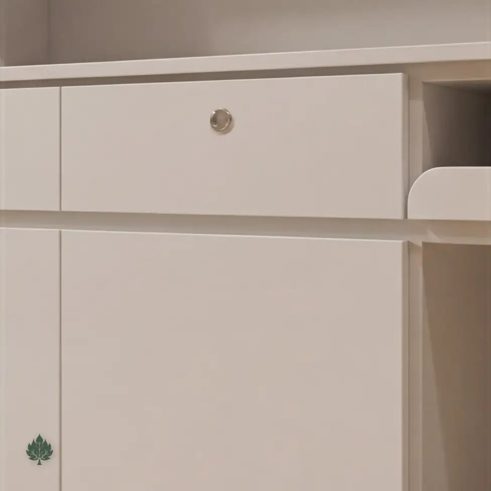 Arlune · Front Reception Desk