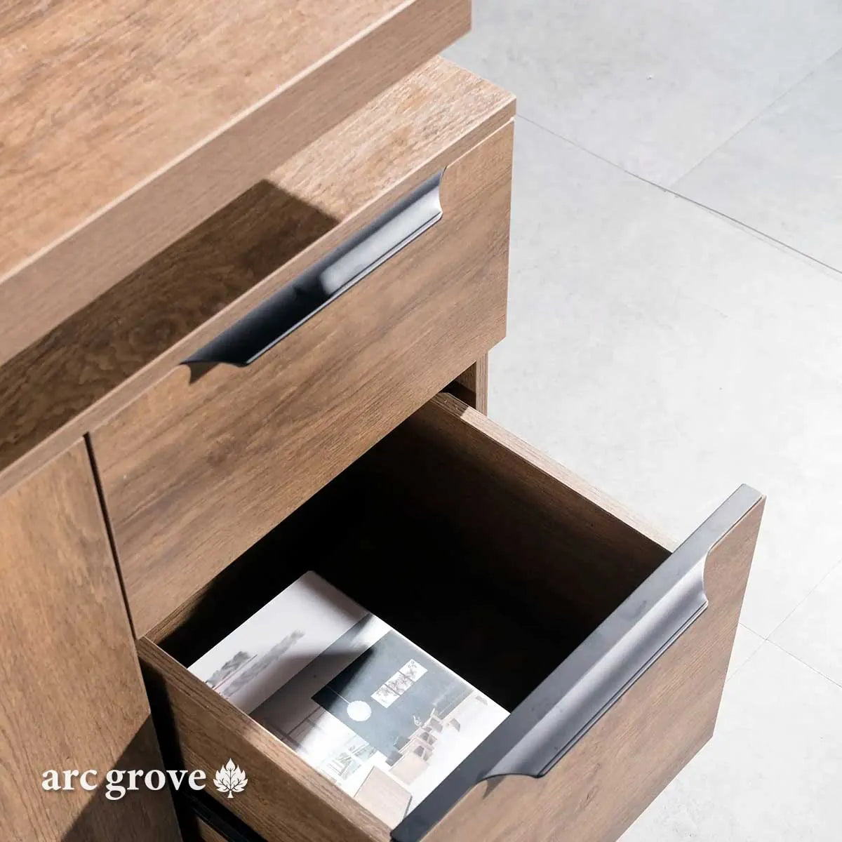 Bayly · 6′ wide Modern Office Desk