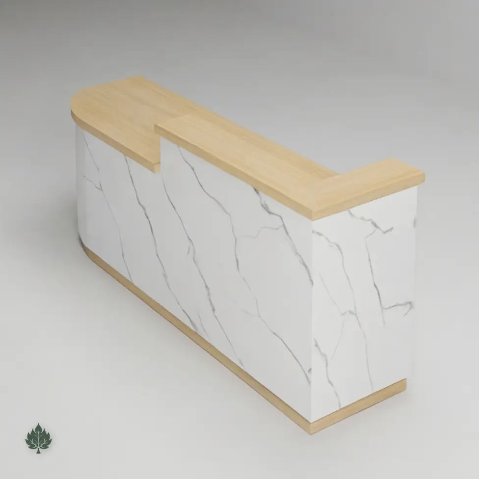 Beatriz · Front Reception Desk
