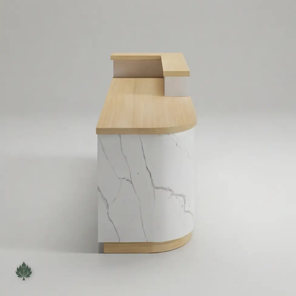 Beatriz · Front Reception Desk