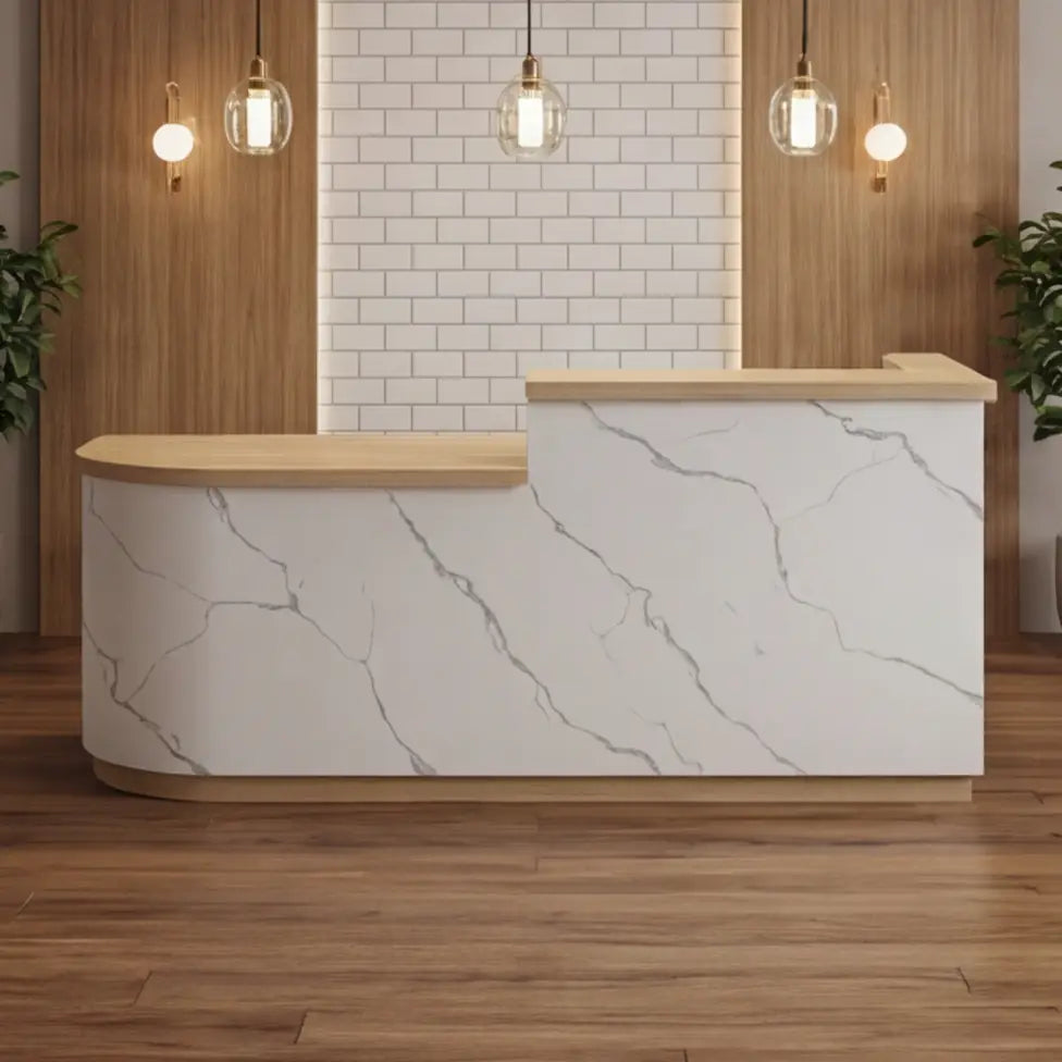 Beatriz · Front Reception Desk