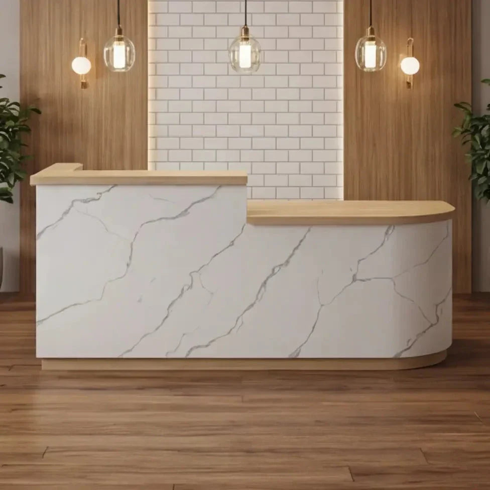 Beatriz · Front Reception Desk