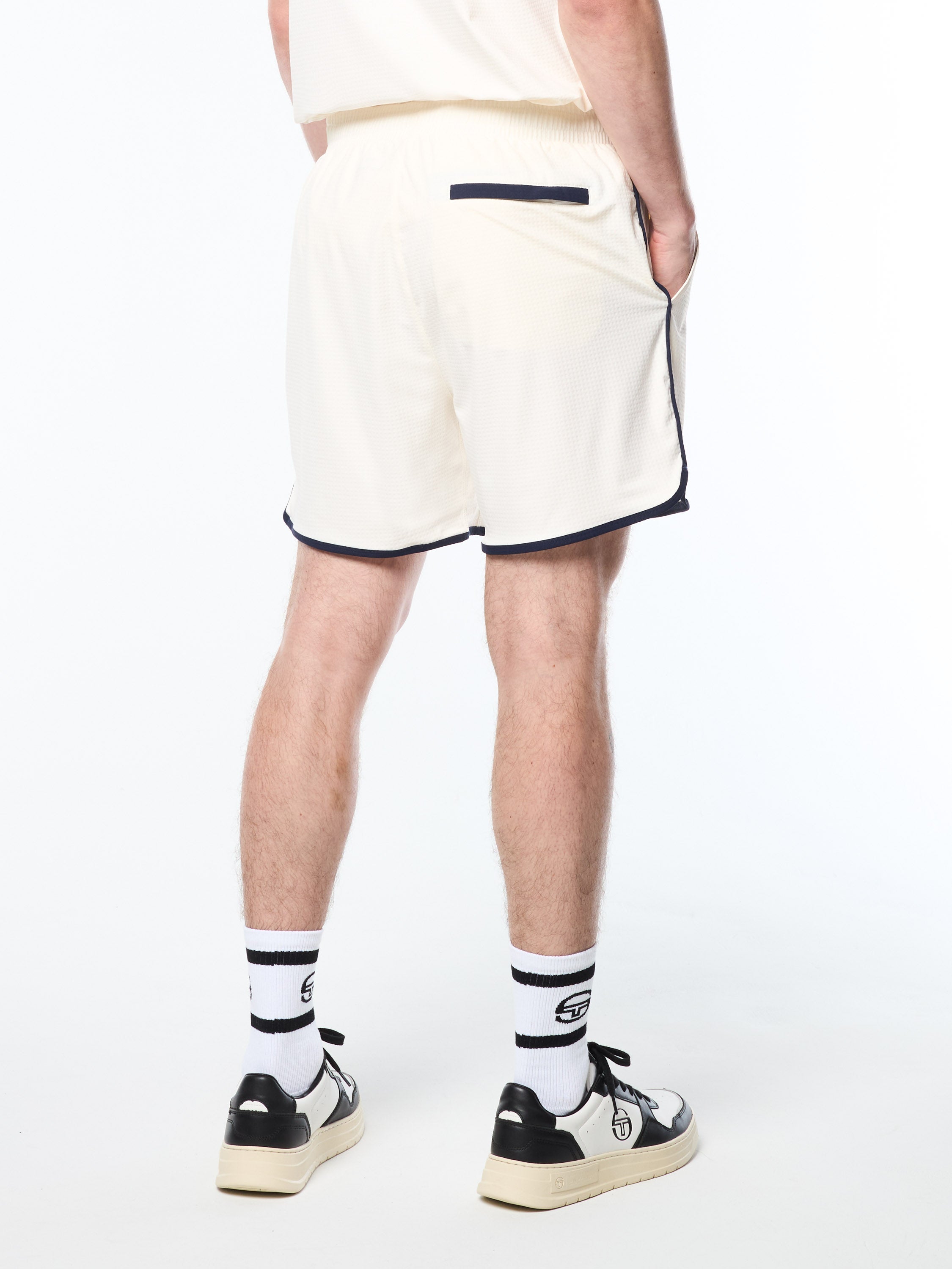Grata Active Short- Gardenia