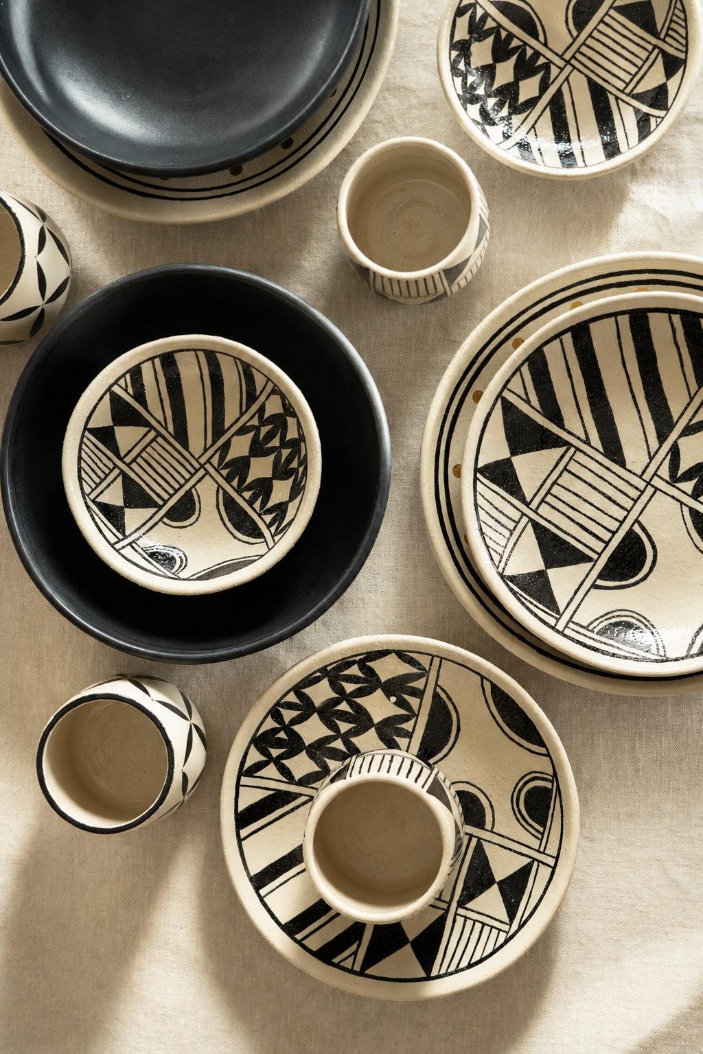 Hand Painted Stoneware Salad Plate: Heritage Collection