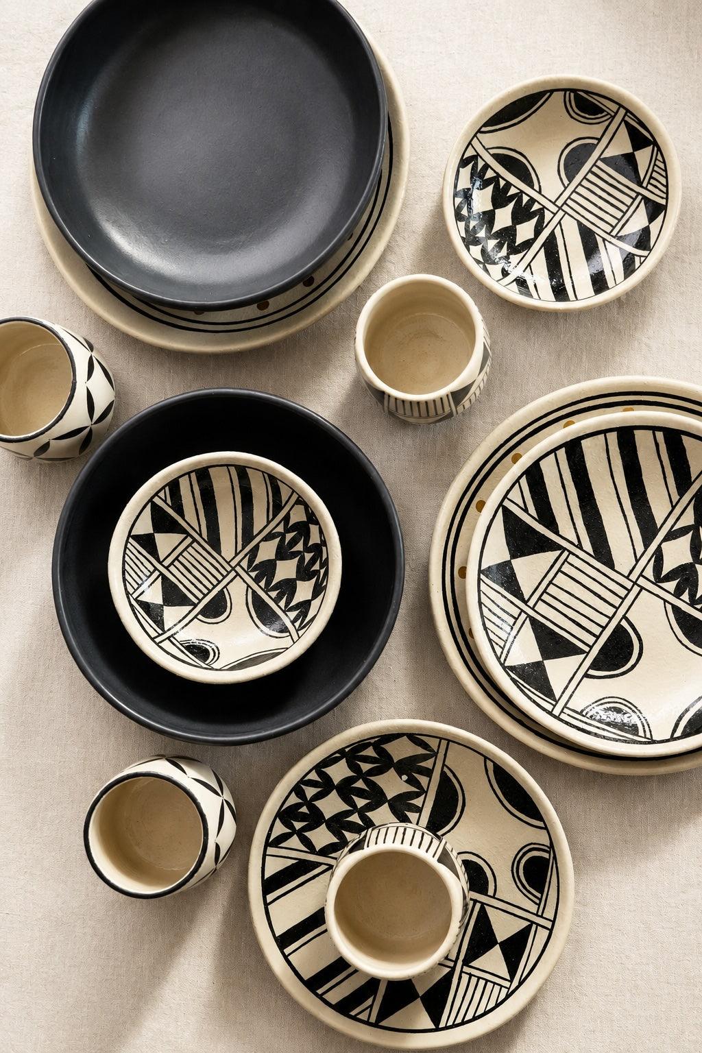 Hand Painted Stoneware Salad Plate: Heritage Collection