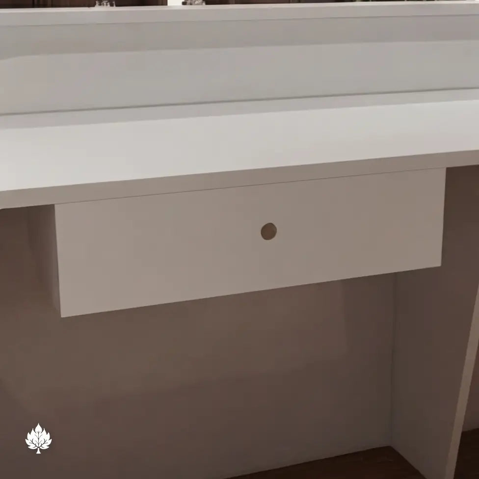 Iselle · Front Reception Desk