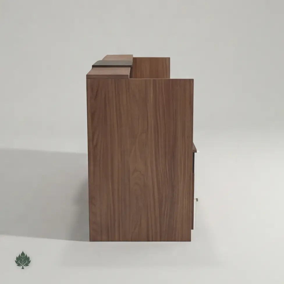 Ismere · Front Reception Desk