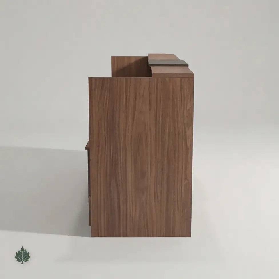 Ismere · Front Reception Desk