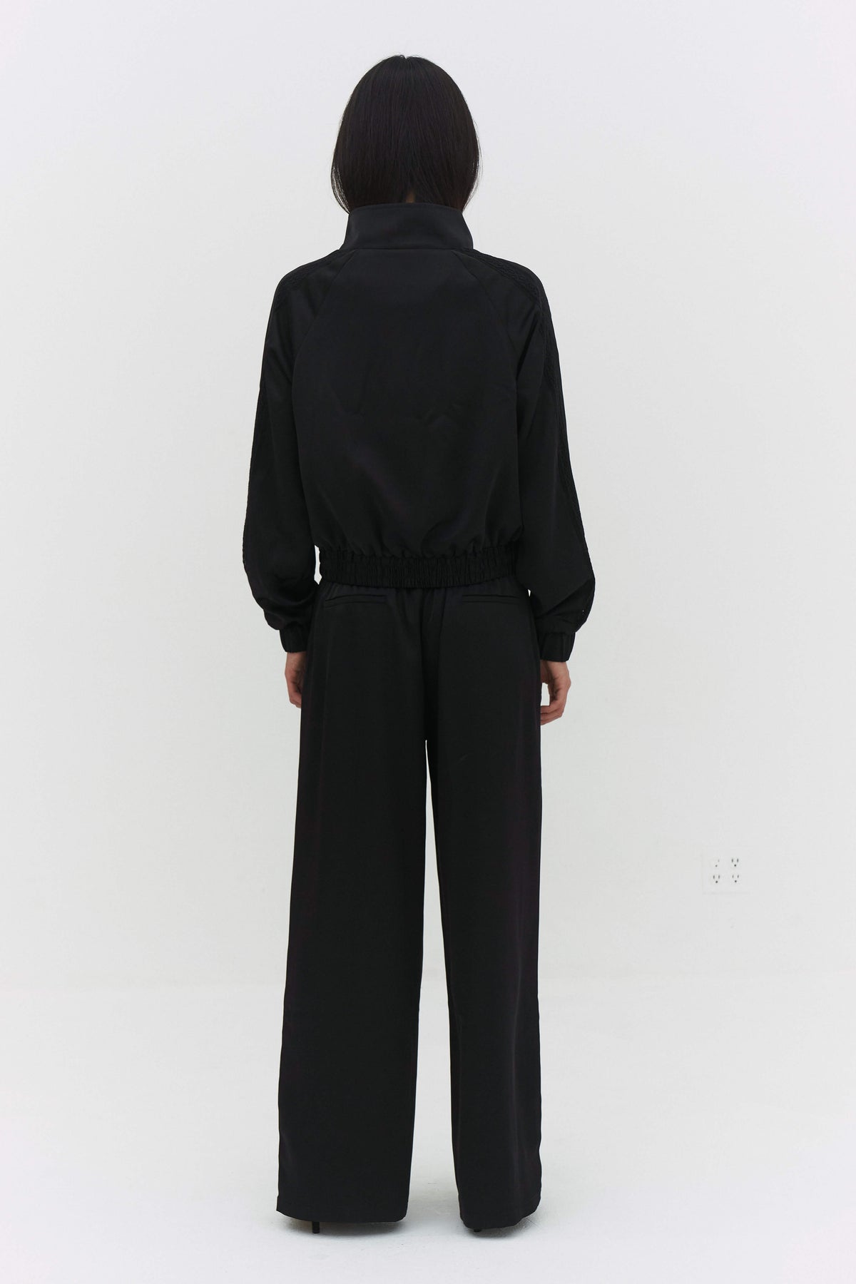 LEISEU TRACK JACKET IN BLACK