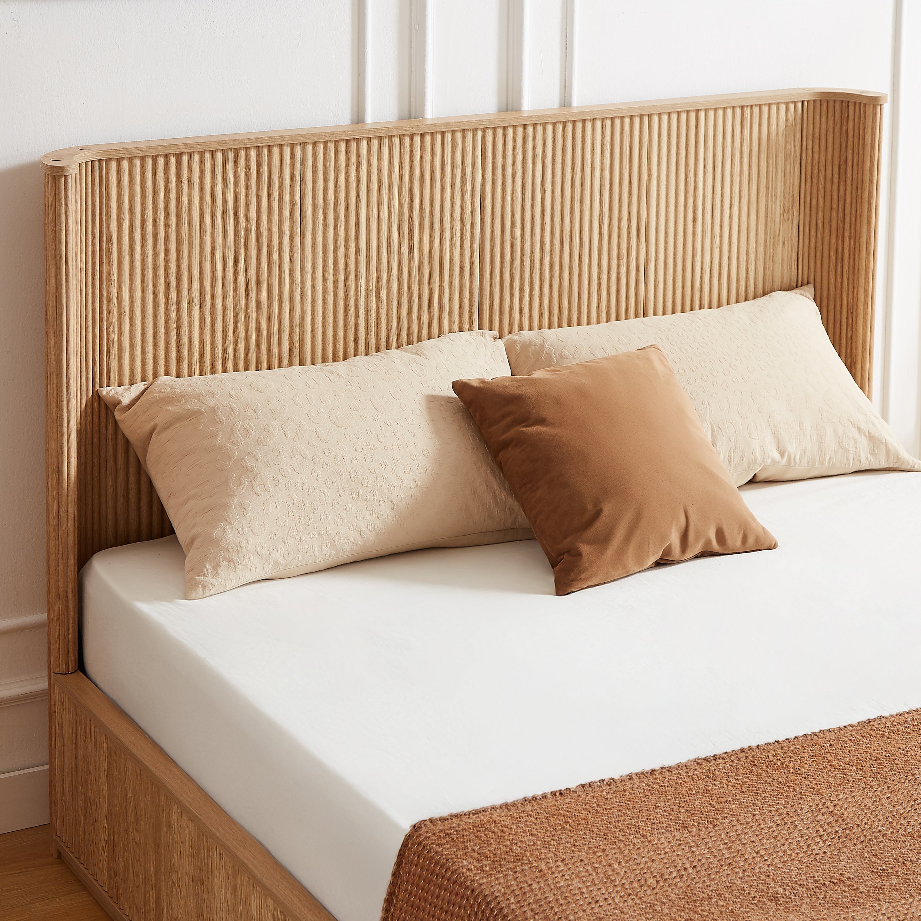 Oak Fluted Platform Bed Frame – Queen Size with Curved Headboard