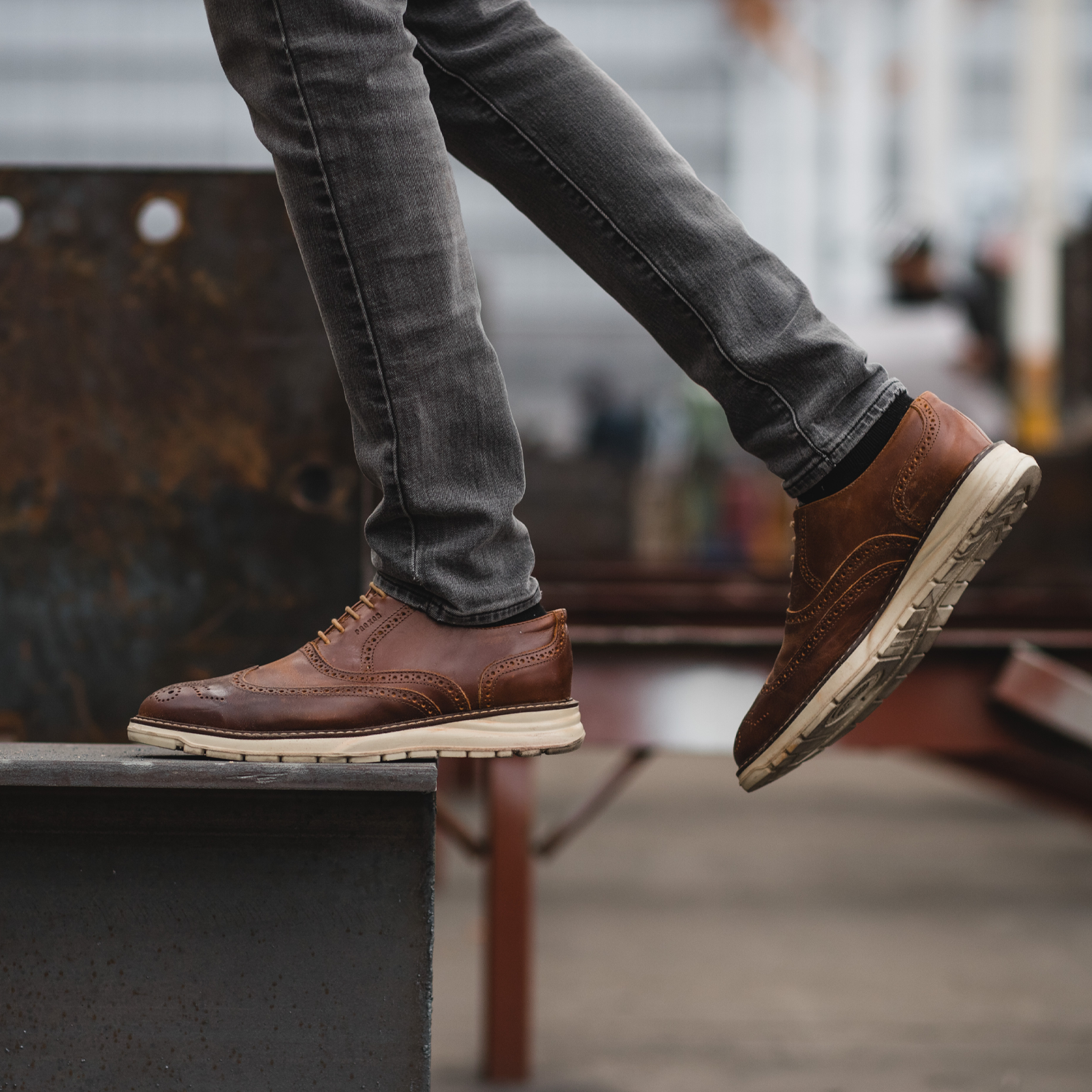 STEEL TOE OXFORD WORK SHOE VOLTA AMBER