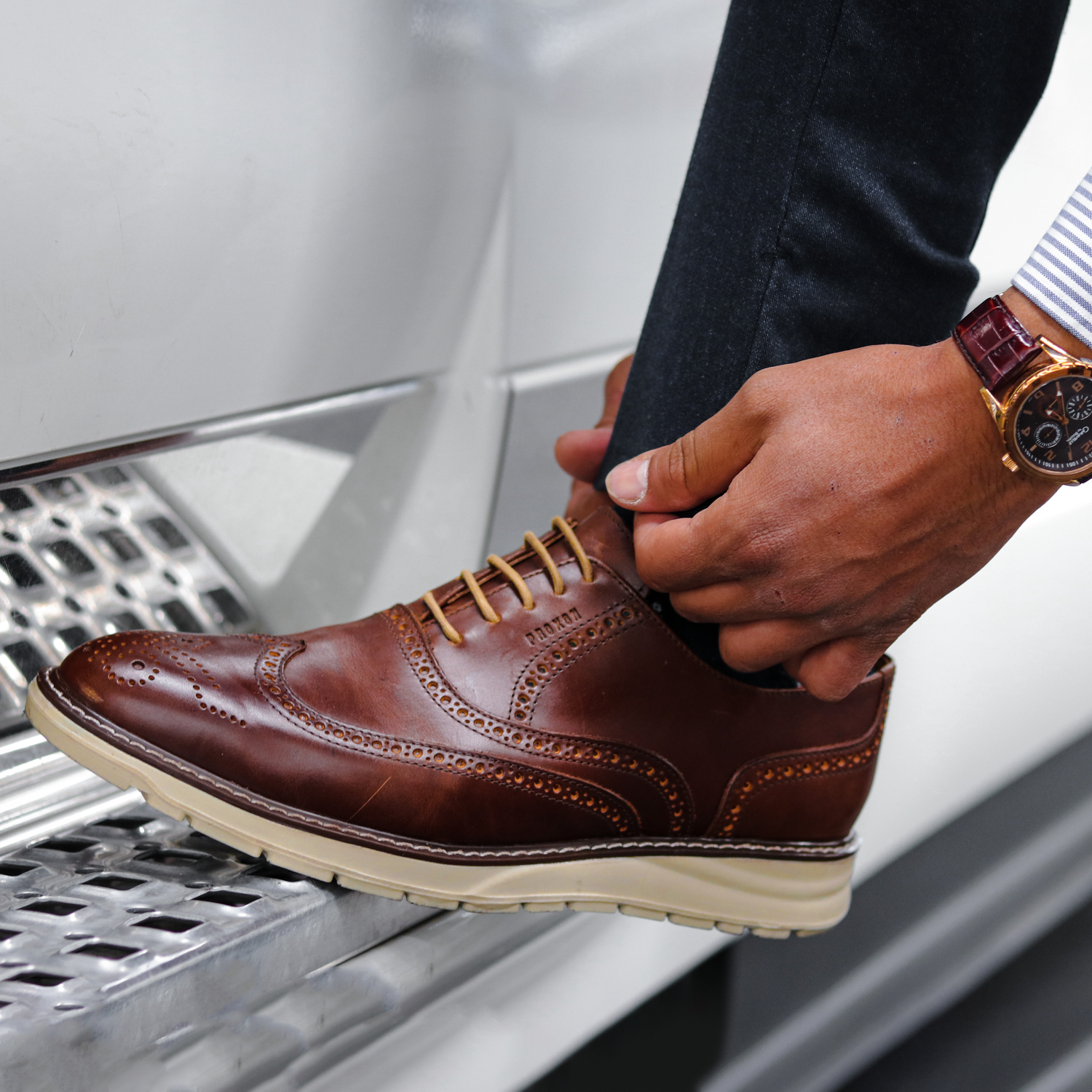 STEEL TOE OXFORD WORK SHOE VOLTA AMBER