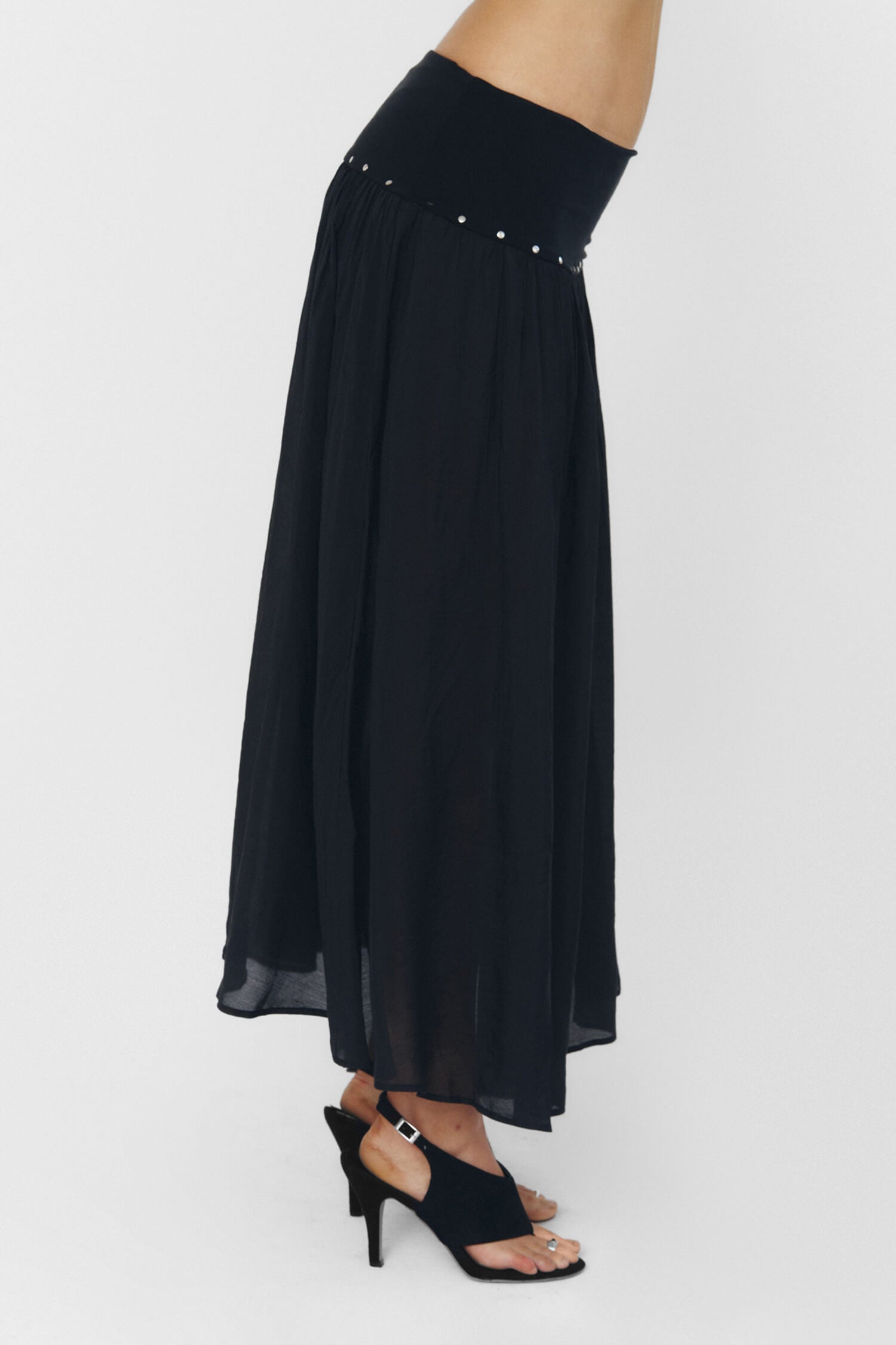 YUNA SKIRT IN BLACK