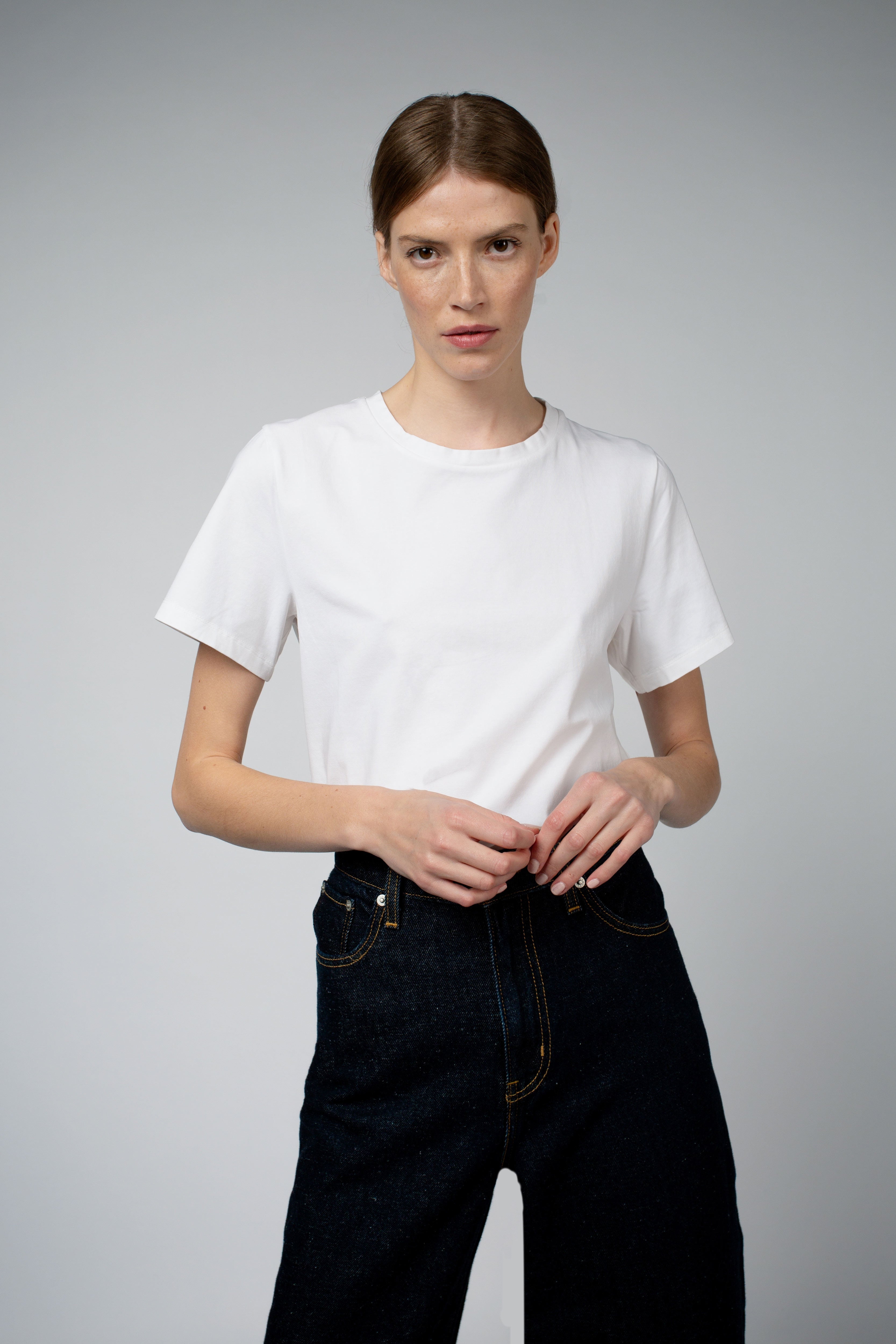 ADRY ORGANIC COTTON CREW NECK T-SHIRT IN WHITE