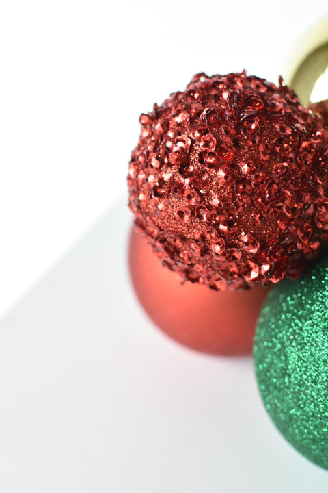 Small Red/Gold/Green Ornament Cluster Multi01