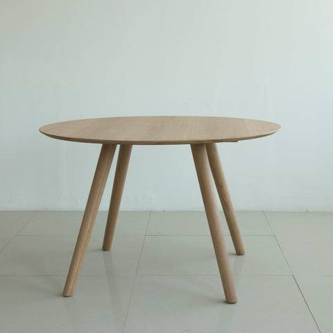 Isabella Mid Century round dining table set - Oak