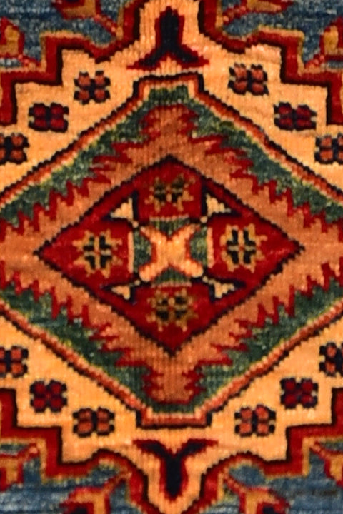 Kazak 100% wool Oriental Rug 3' 5" x 5'
