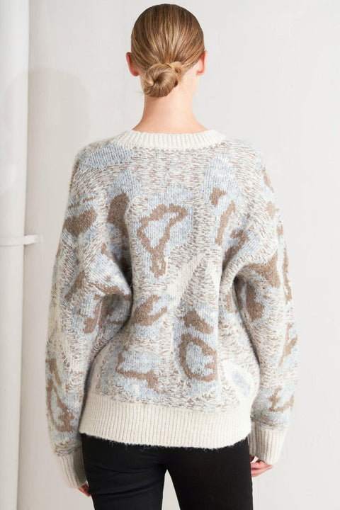 PROMINENT CHARM PULLOVER SWEATER TOP
