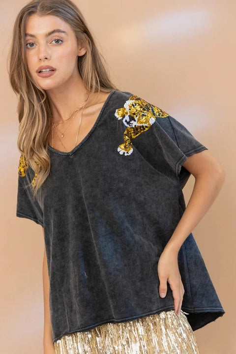 Garment Washed V Neck Tiger Sequin Patch T Shirt - Charcoal