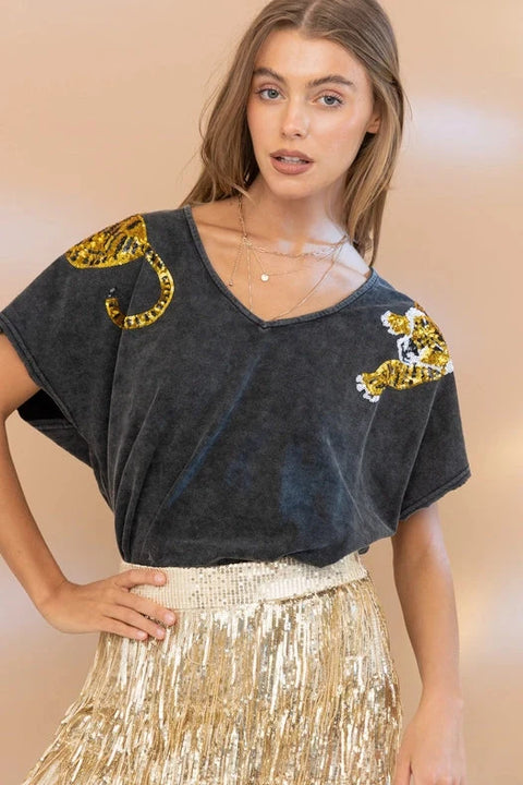 Garment Washed V Neck Tiger Sequin Patch T Shirt - Charcoal