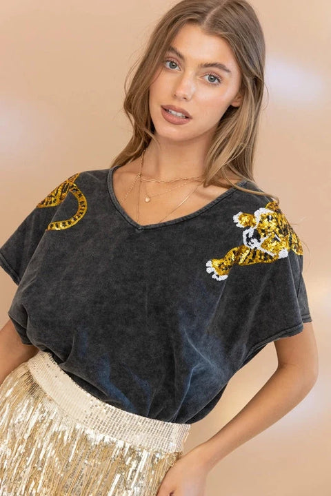 Garment Washed V Neck Tiger Sequin Patch T Shirt - Charcoal