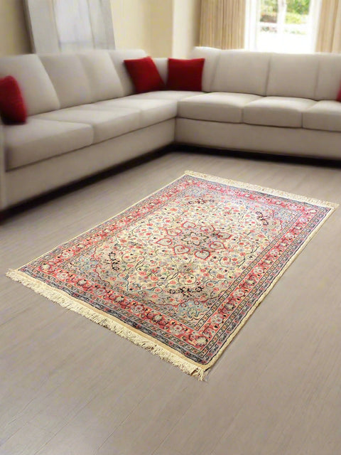Hand-Knotted Pakistan Kashmiri Silk Wool Blend Rug, size 4' x 6' (y)