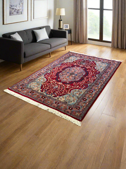 Hand-Knotted Pakistan Kashmiri Silk Wool Blend Rug, size 4' 3'' x 6' 2'' (Y)