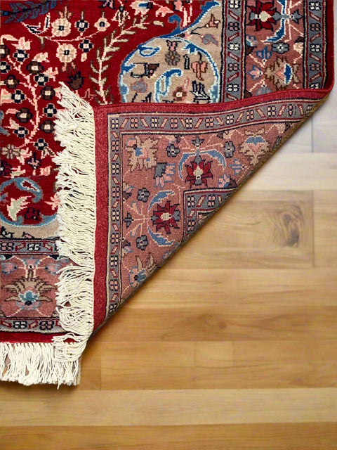 Hand-Knotted Pakistan Kashmiri Silk Wool Blend Rug, size 4' 3'' x 6' 2'' (Y)