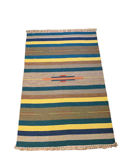 Handwoven Indian Kilim Rug – Geometric Navajo Design, size 4' x 6'