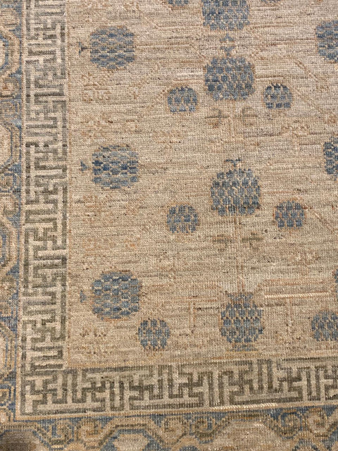 Khotan Pomegranate design Oriental Rug, size 4' x 6' (Y)
