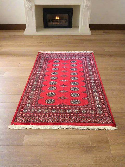 Hand-Knotted Pakistani Bokhara Rug – 100% Wool, size 4' x 6' (M)