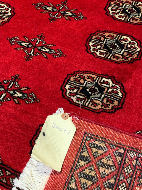 Hand-Knotted Pakistani Bokhara Rug – 100% Wool, size 4' x 6' (M)