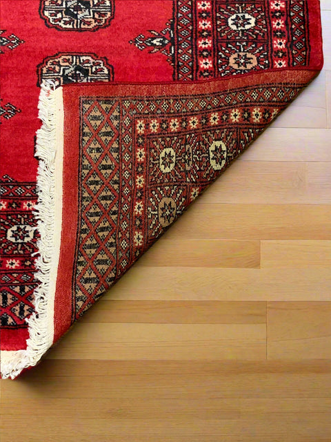 Hand-Knotted Pakistani Bokhara Rug – 100% Wool, size 4' x 6' (M)