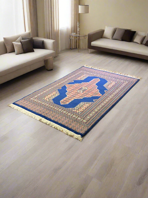 Hand-Knotted Pakistani Wool Rug, Tribal/Floral Design, size 4' 1" x 6' 1"