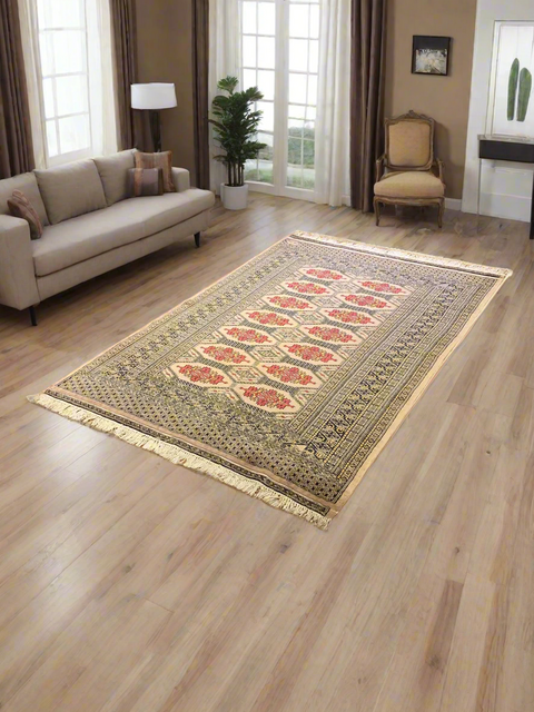 Hand-Knotted Pakistani Bokhara Rug – 100% Wool, size 4' 2" x 6"