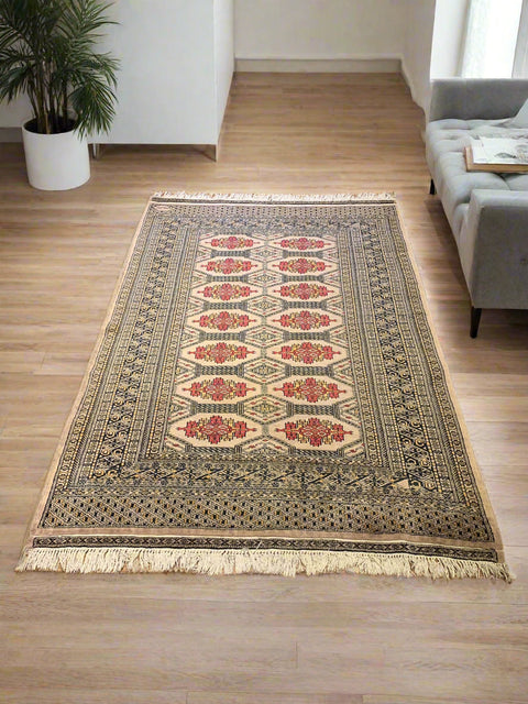 Hand-Knotted Pakistani Bokhara Rug – 100% Wool, size 4' 2" x 6"