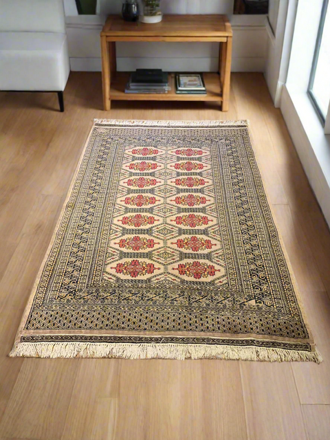 Hand-Knotted Pakistani Bokhara Rug – 100% Wool, size 4' 2" x 6"
