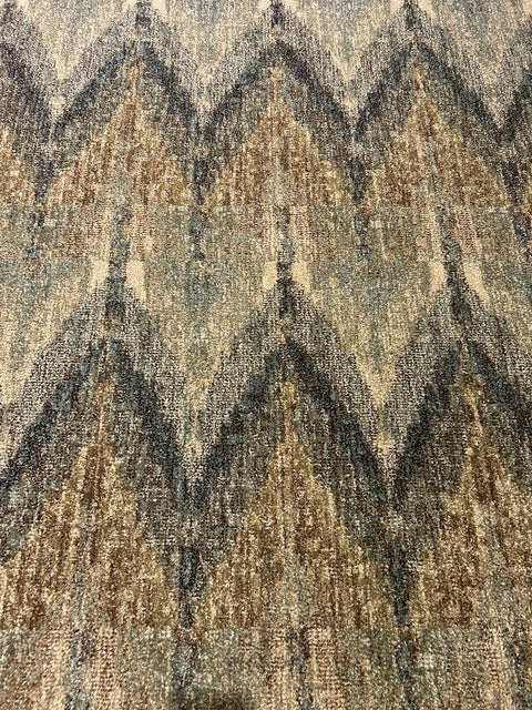 Persian-Inspired. Modern Defined. Turkish Made Rug, size 5' 2" x 7' 7"